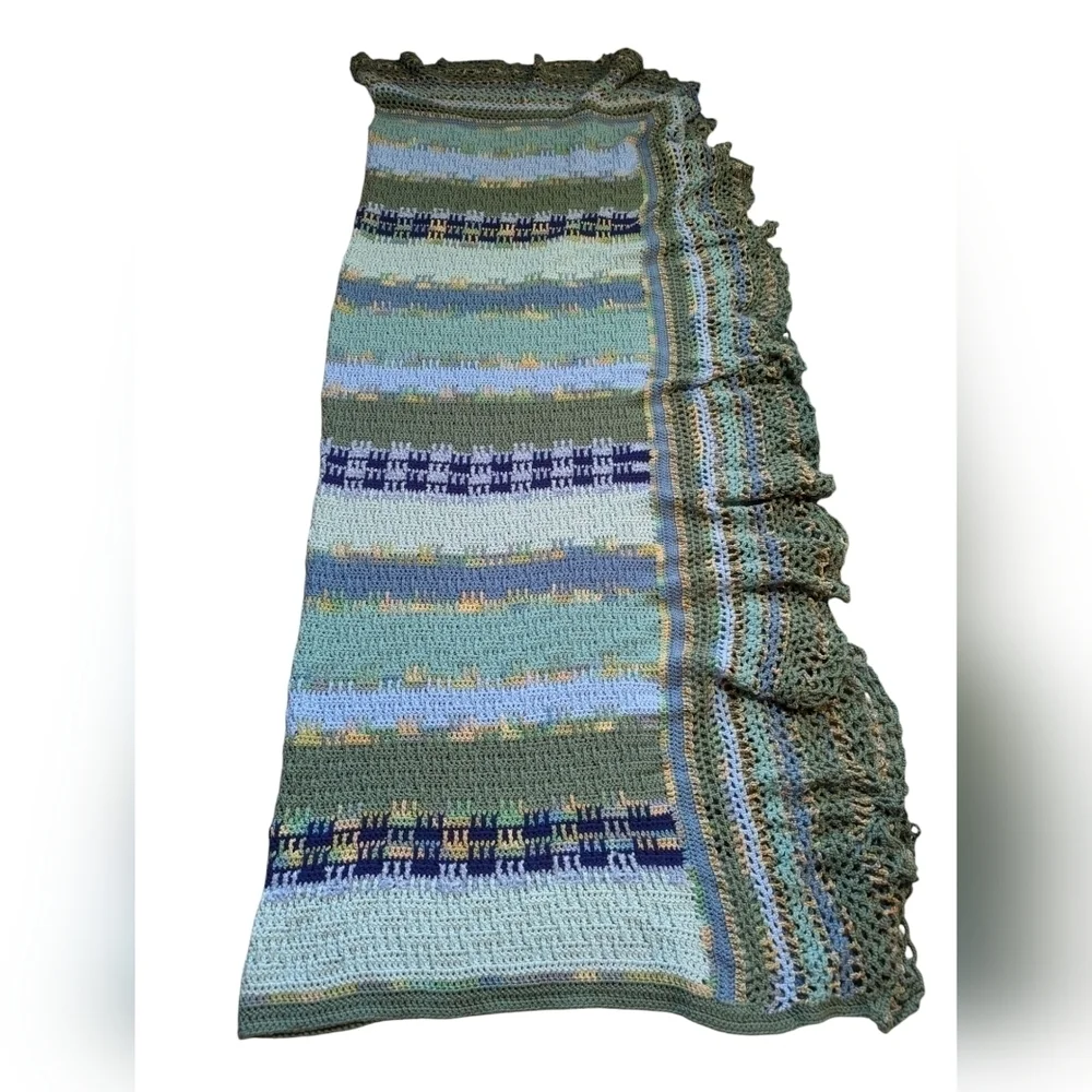 Handmade Crochet Blanket Scalloped Coverlet Green Blue Cottagecore Grandmacore